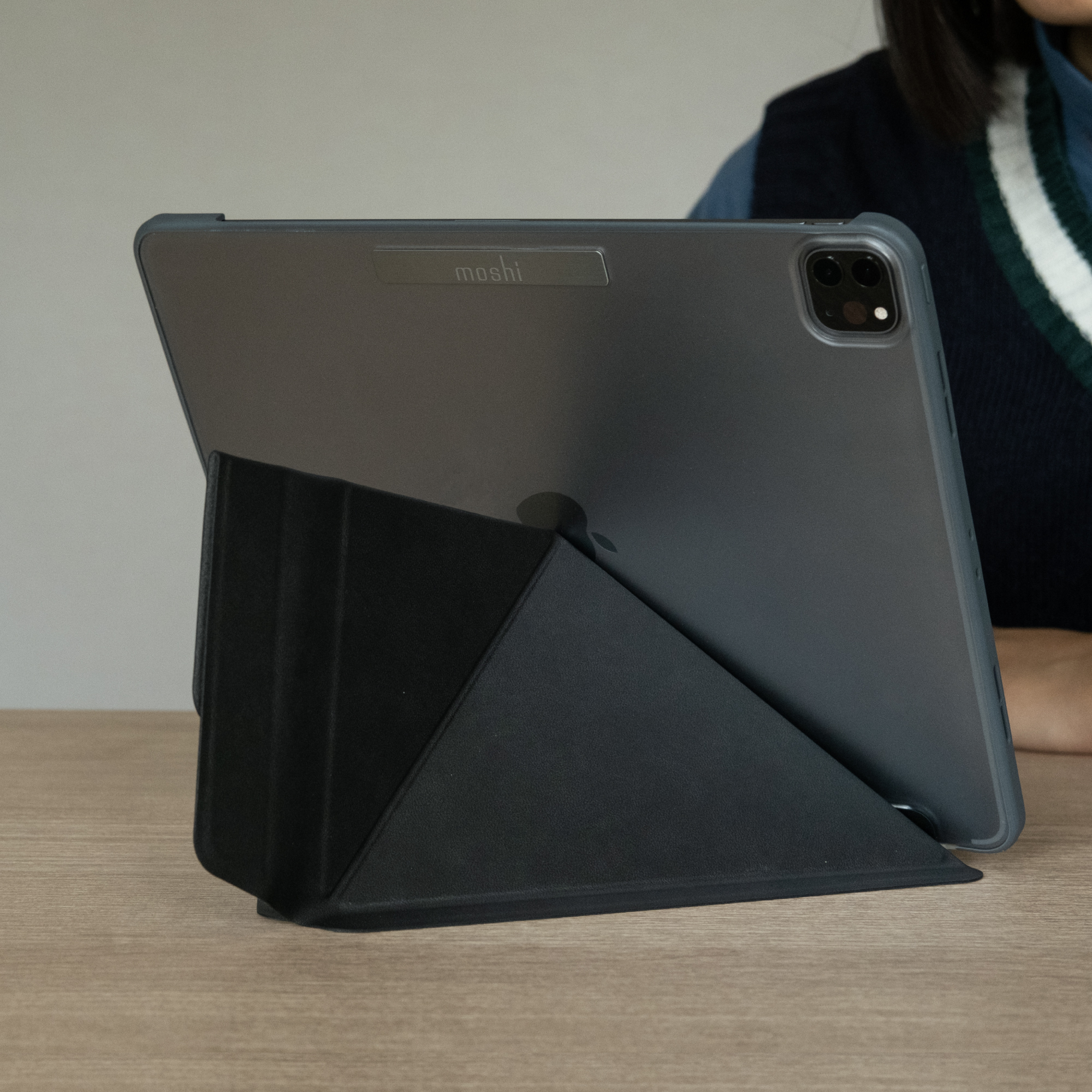 VersaCover Case with Folding Cover | Moshi Express